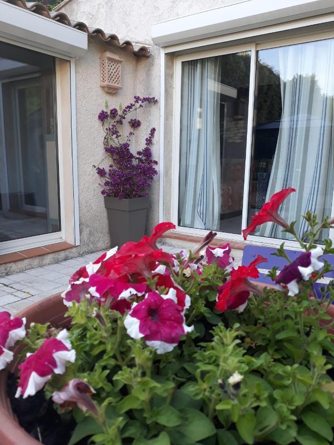 לינה וארוחת בוקר מאנדליה-לה-נאפול Dans Un Jardin Bb Et Jacuzzi מראה חיצוני תמונה