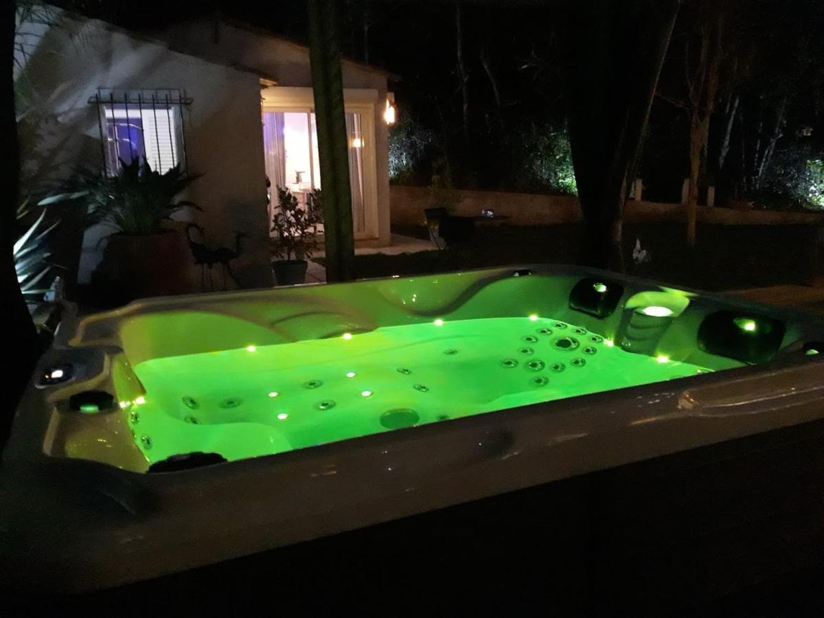 לינה וארוחת בוקר מאנדליה-לה-נאפול Dans Un Jardin Bb Et Jacuzzi מראה חיצוני תמונה