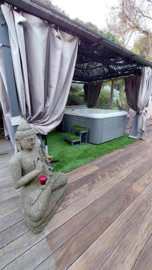 לינה וארוחת בוקר מאנדליה-לה-נאפול Dans Un Jardin Bb Et Jacuzzi מראה חיצוני תמונה